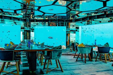 Discover the 14 coolest underwater hotels in the world!