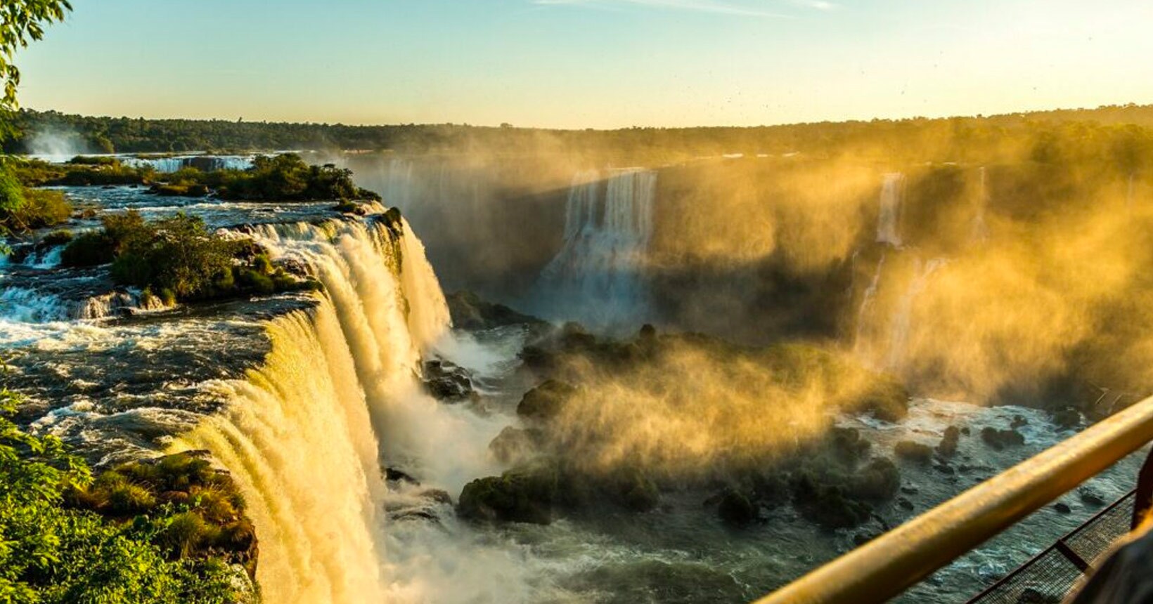 Get up to 40% discount on restaurants and attractions in Foz do Iguaçu!